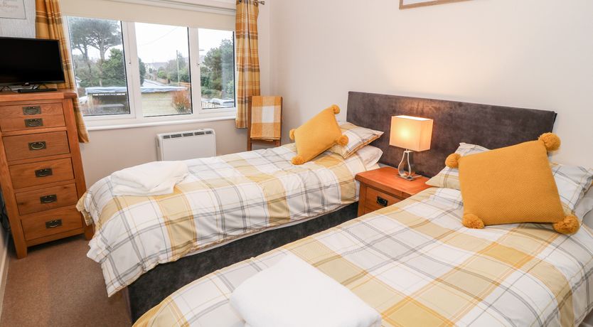 Photo of 4 Ty Rhosyn