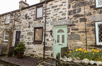 Bwthyn Y Cwm Holiday Cottage