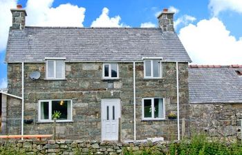 Bryn Re Holiday Cottage