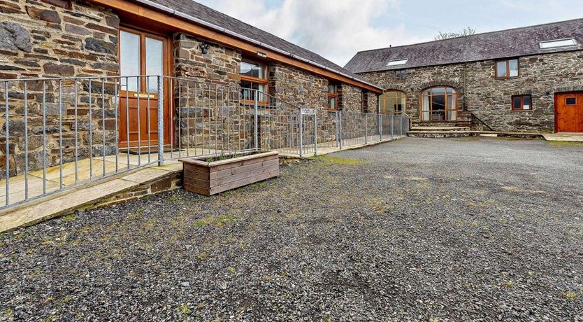 Photo of 4 Bed in Capel Seion