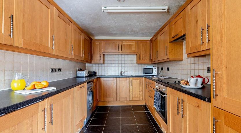 Photo of 4 Bed in Capel Seion