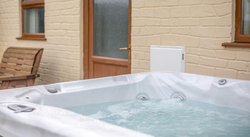 Photo of 2 Bed in Capel Seion