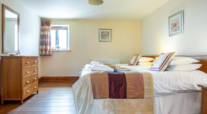 Photo of 4 Bed in Penzance