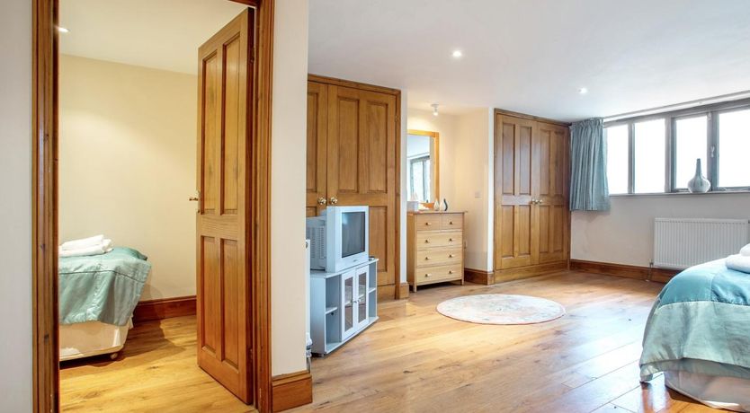 Photo of 4 Bed in Penzance