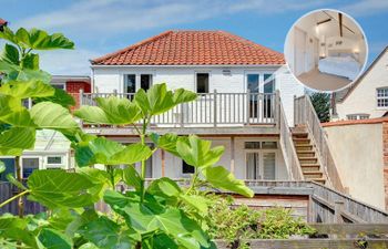 High Tide Holiday Cottage