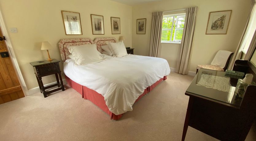 Photo of Oke Apple Cottage