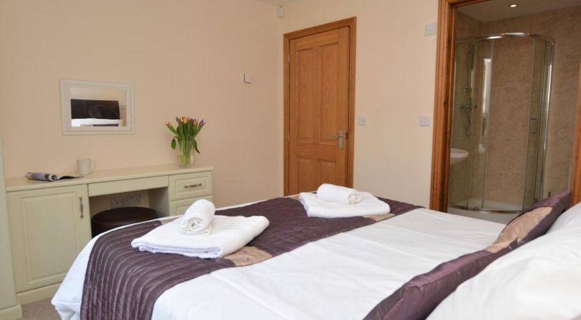 Photo of 2 Bed in Charmouth