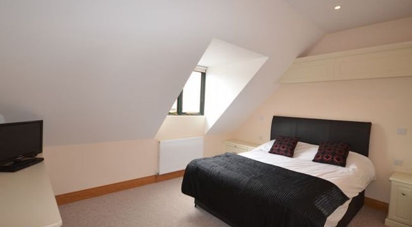 Photo of 4 Bed in Charmouth