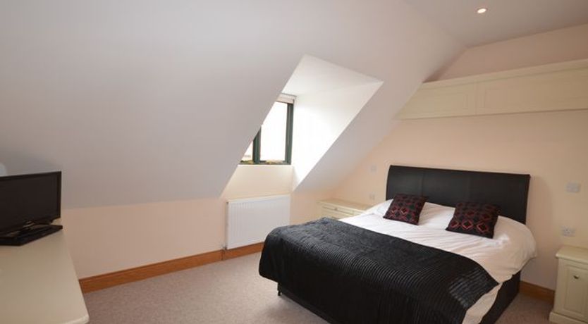 Photo of 4 Bed in Bridport