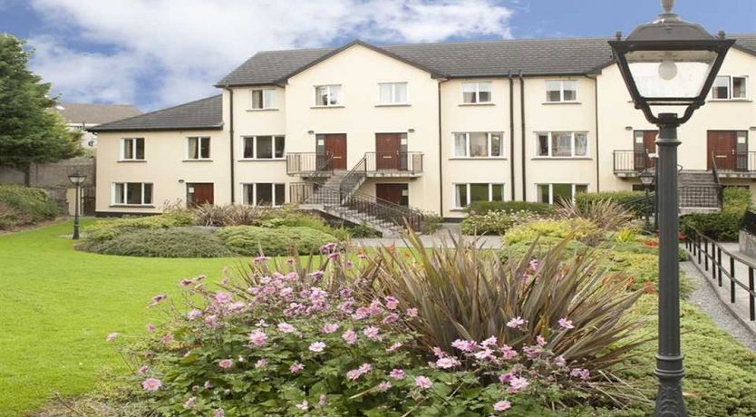 Photo of Menlo Park Apartments 1