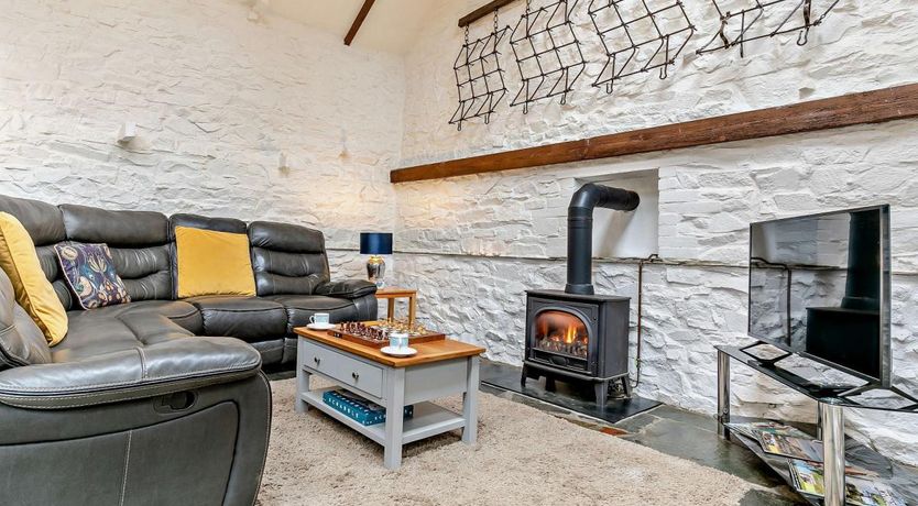 Photo of 1 Bed in Helstone