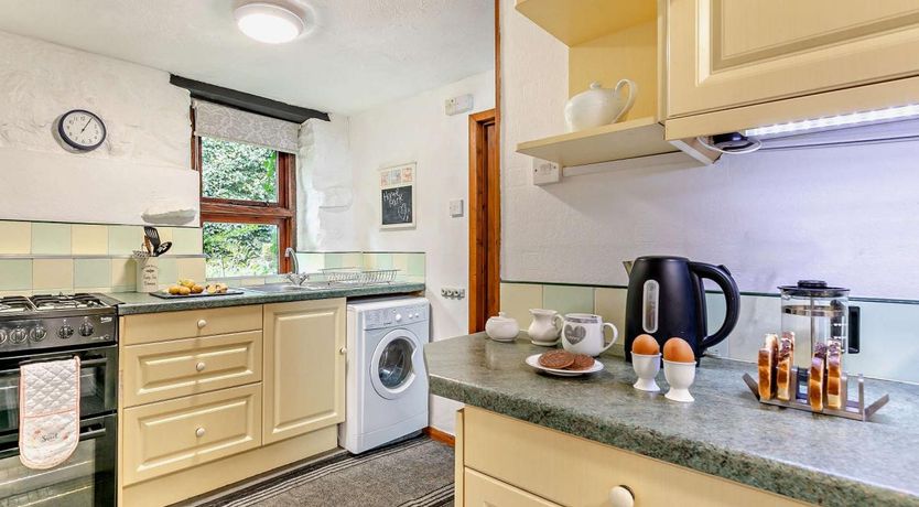 Photo of 1 Bed in Helstone