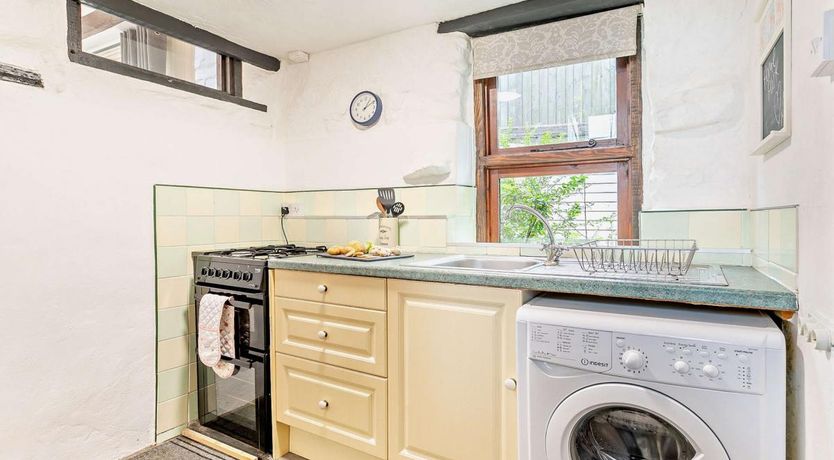 Photo of 1 Bed in Helstone