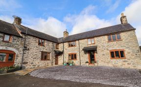 Photo of Maestyddyn Farm House