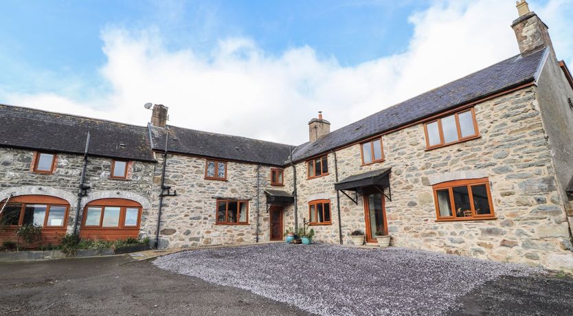 Photo of Maestyddyn Farm House