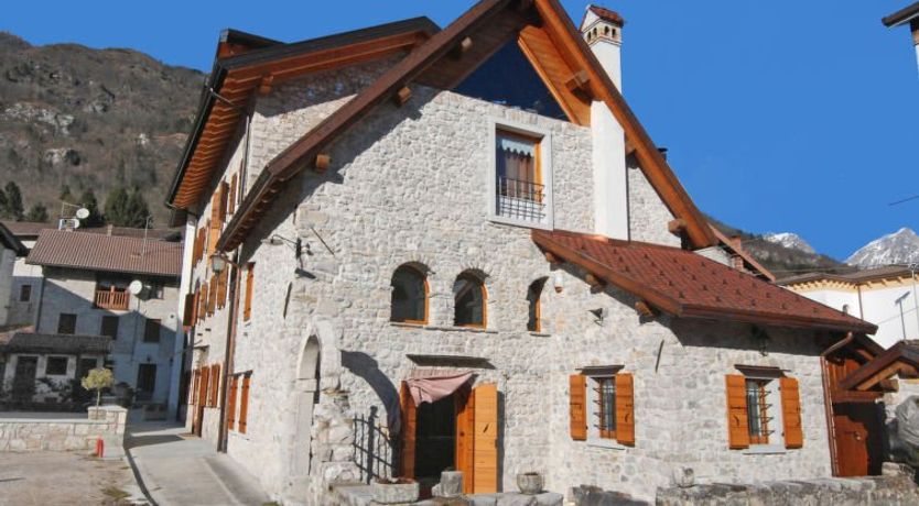 Photo of Albergo Diffuso - Cjasa Ustin