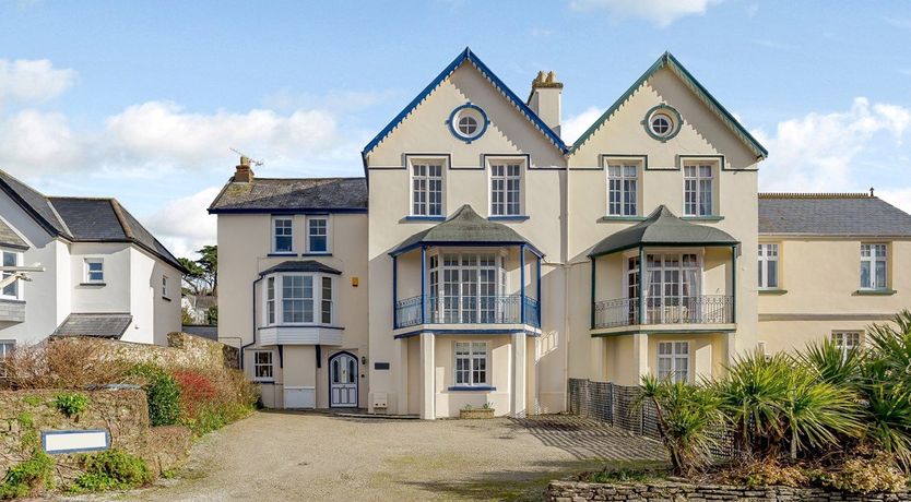 Photo of 7 Bed in Instow