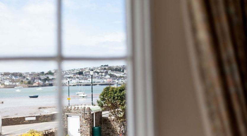 Photo of 7 Bed in Instow