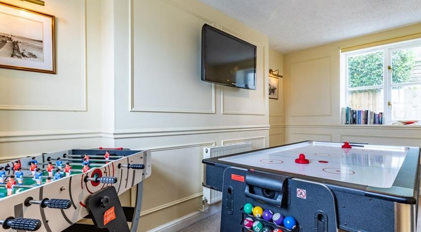 Photo of 7 Bed in Instow