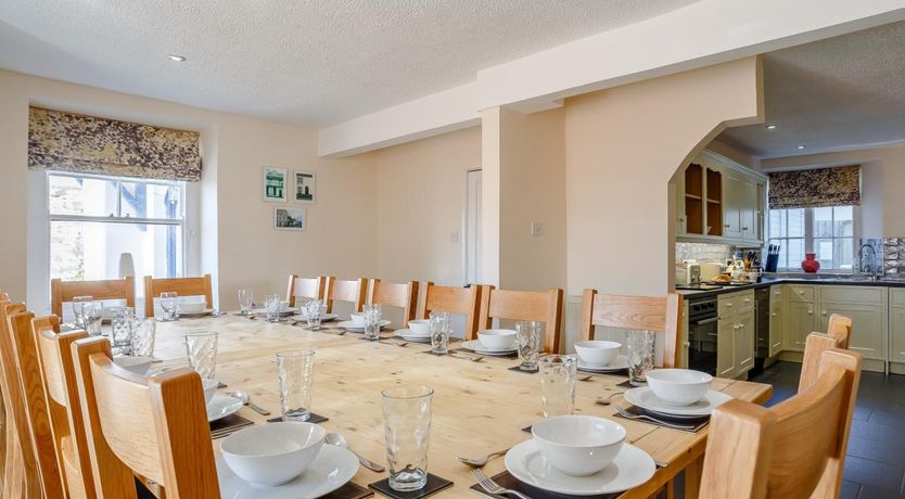 Photo of 7 Bed in Bideford