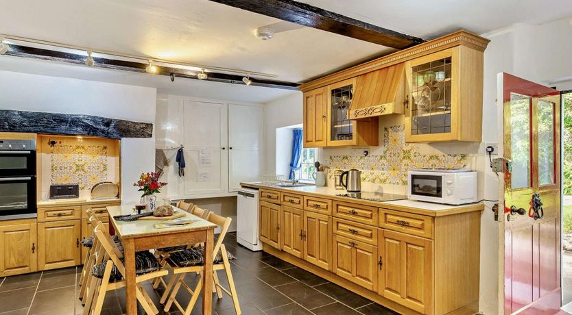 Photo of 4 Bed in Hartland