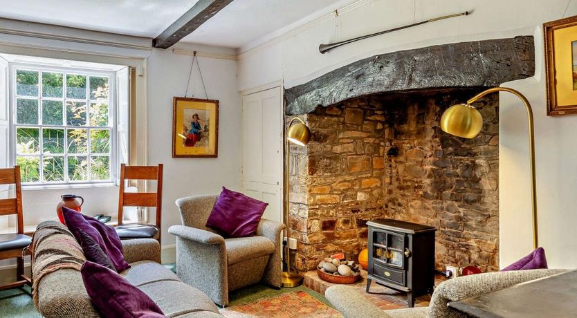 Photo of 4 Bed in Hartland