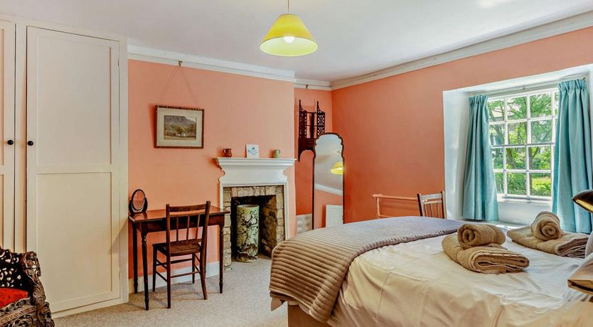 Photo of 4 Bed in Hartland