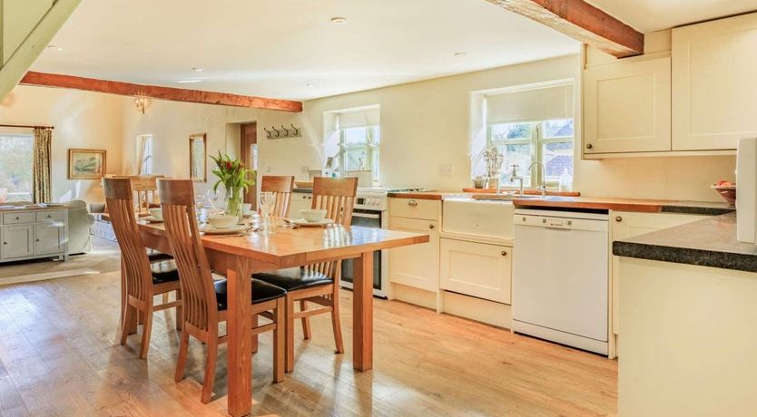 Photo of 1 Bed in Sidbury