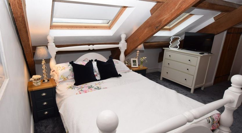 Photo of 1 Bed in Kingsteignton