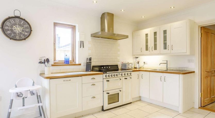 Photo of 4 Bed in Bude