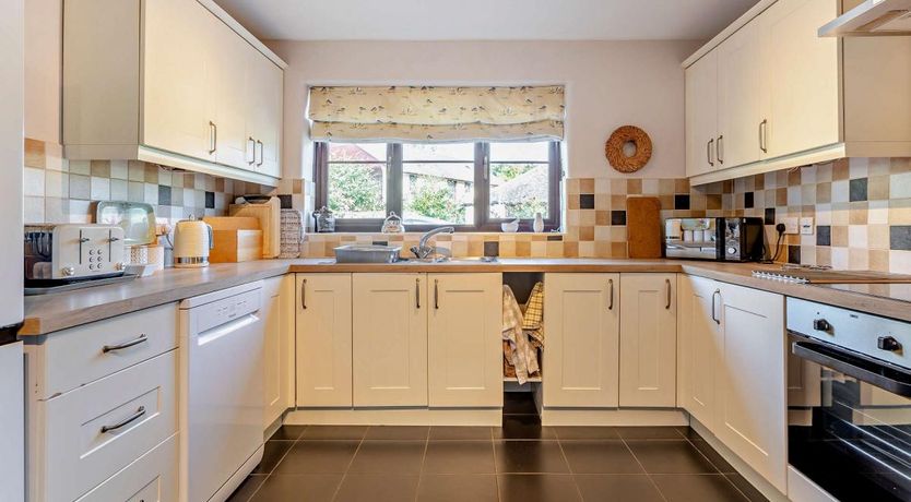 Photo of 3 Bed in Poughill