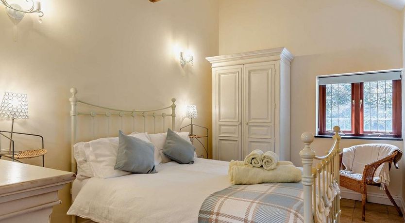 Photo of 2 Bed in South Hill