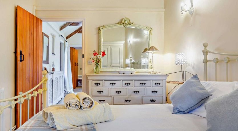 Photo of 2 Bed in South Hill