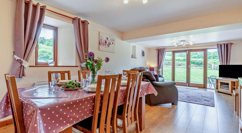 Photo of 3 Bed in North Hill