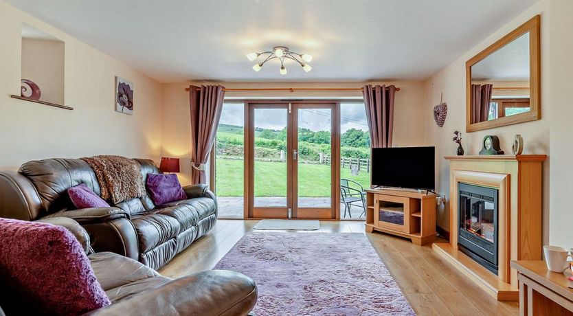 Photo of 3 Bed in North Hill