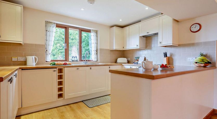 Photo of 3 Bed in North Hill