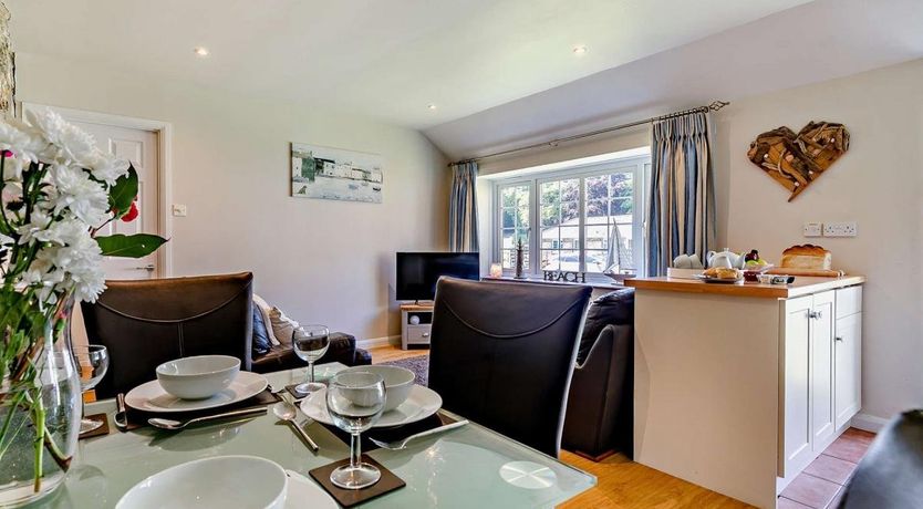 Photo of 2 Bed in Perranzabuloe