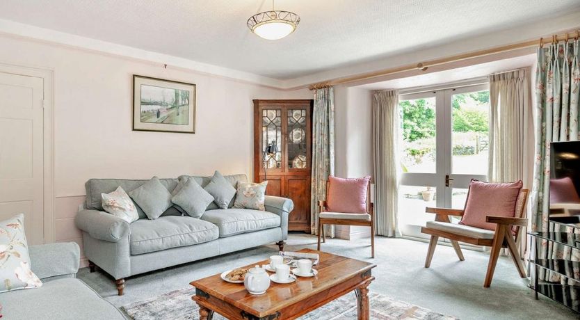 Photo of 4 Bed in Monkton Wyld