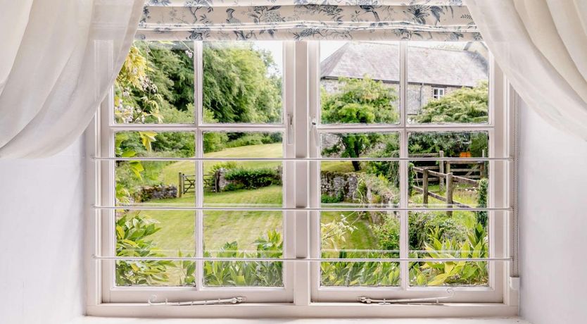 Photo of 4 Bed in Monkton Wyld