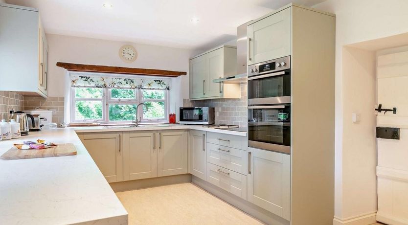 Photo of 4 Bed in Monkton Wyld