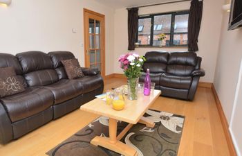in Charmouth (FOSSI) Holiday Cottage
