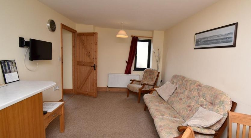 Photo of 2 Bed in Chickerell