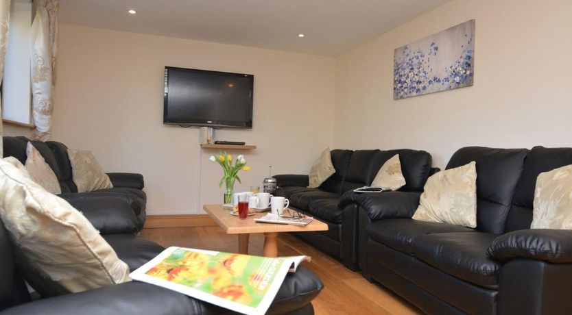 Photo of 5 Bed in Charmouth