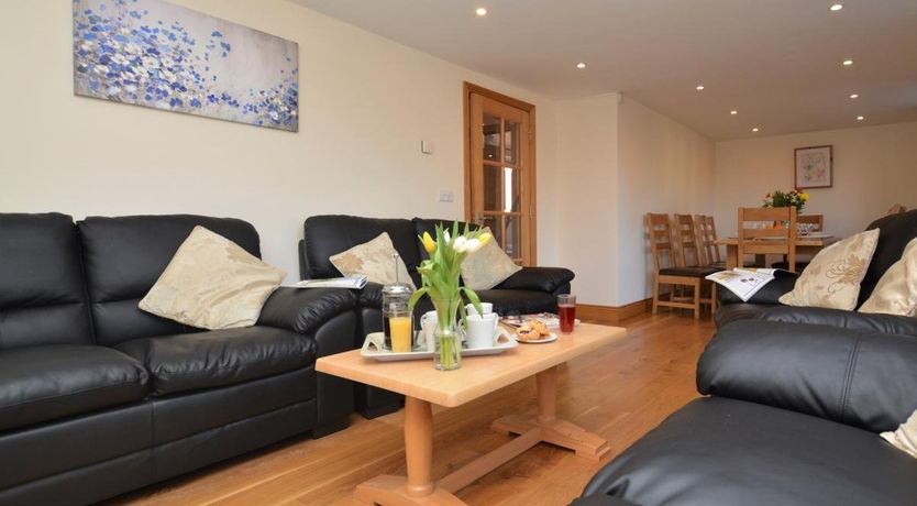 Photo of 5 Bed in Charmouth