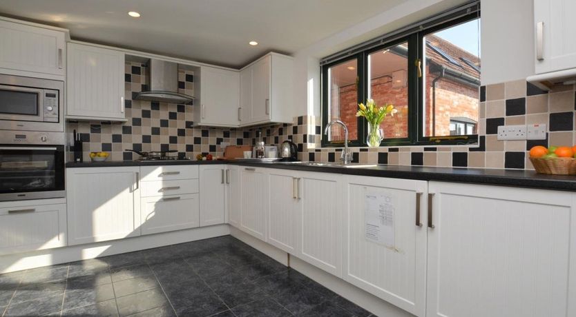 Photo of 5 Bed in Charmouth