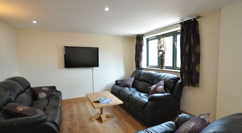 Photo of 4 Bed in Charmouth