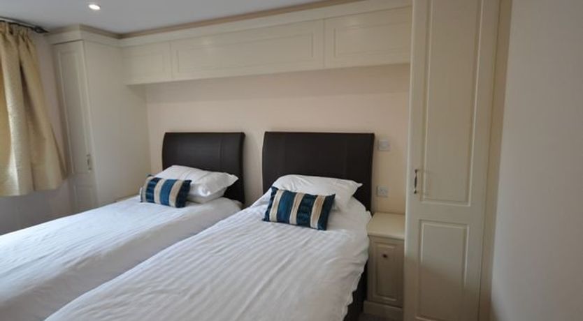 Photo of 4 Bed in Charmouth