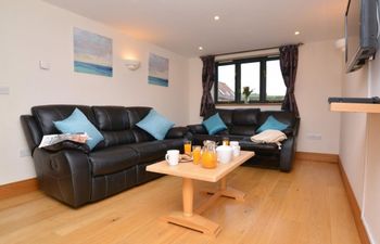 in Charmouth (PEREA) Holiday Cottage