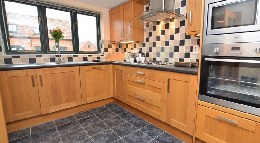 Photo of 2 Bed in Charmouth