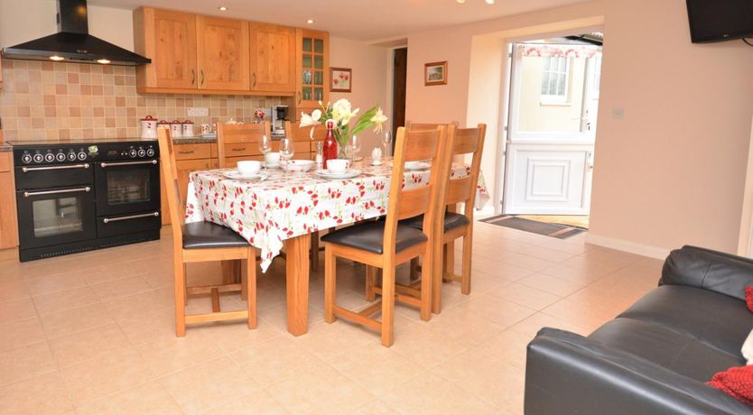 Photo of 3 Bed in Chard